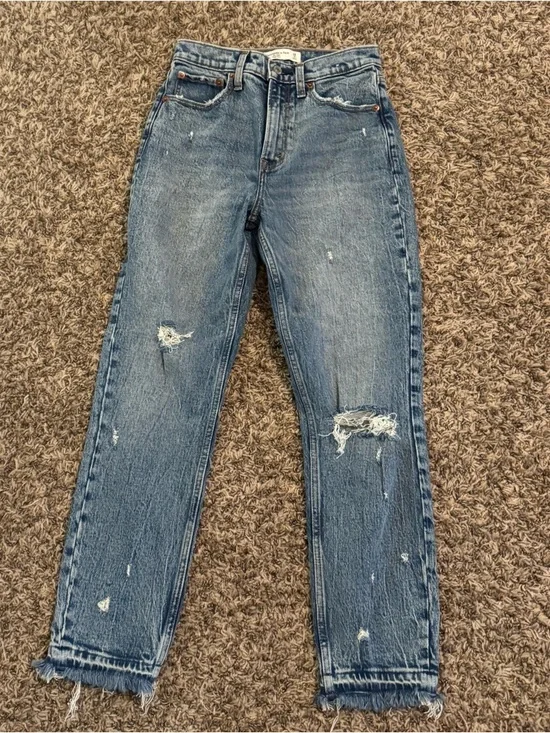 Abercrombie & Fitch The Mom High Rise Distressed Light Blue Straight Leg Jeans - Picture 1 of 3